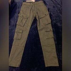 MENS Zen olive cargo jeans… Size 32/32
